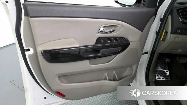 Kia All New Carnival id 4378228 из Кореи 16
