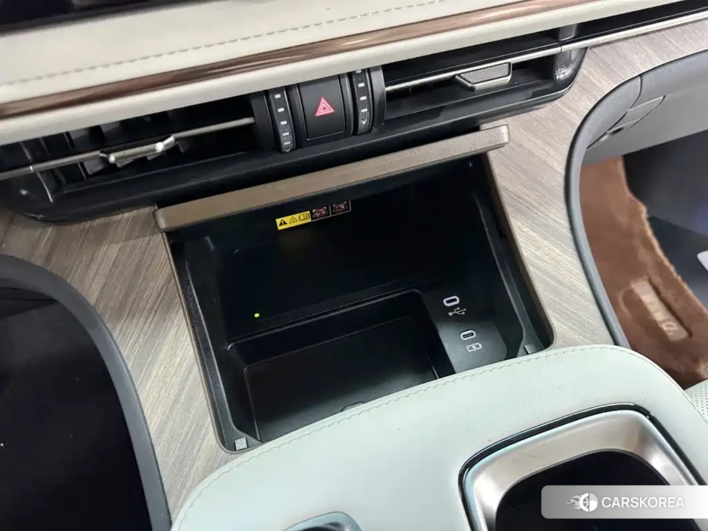 Lexus LM id 4654456 из Китая 16