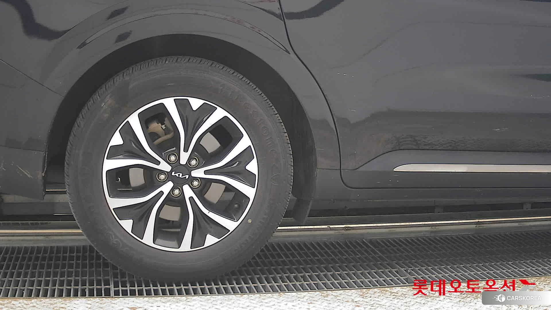 Kia Carnival id 4296861 из Кореи 16