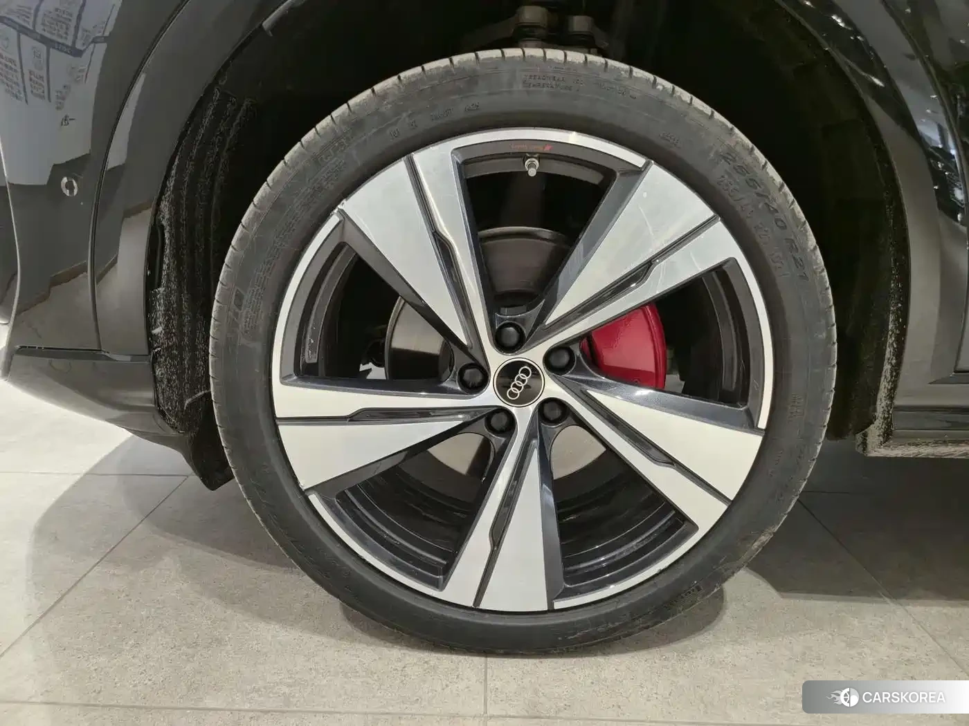 Audi Q5L id 4617118 из Китая 16