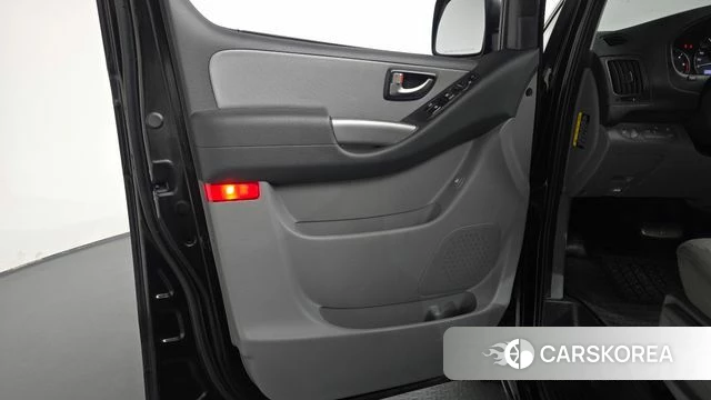 Hyundai The New Grand Starex id 4356743 из Кореи 16