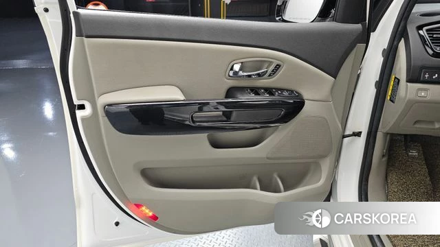 Kia All New Carnival id 4357013 из Кореи 16