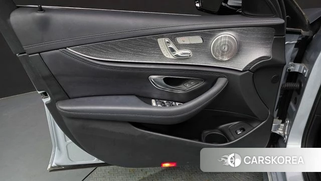 Mercedes-Benz E-Class W213 id 4671650 из Кореи 16