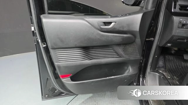 Hyundai Staria id 4360926 из Кореи 16