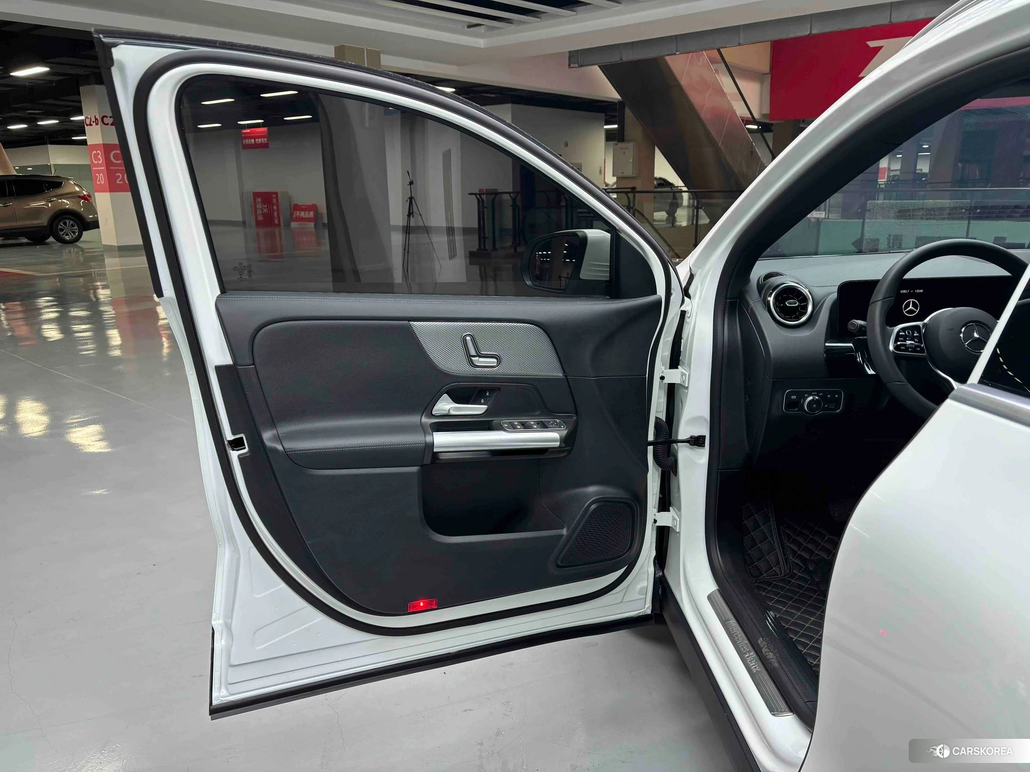 Mercedes-Benz GLA id 4420283 из Китая 16