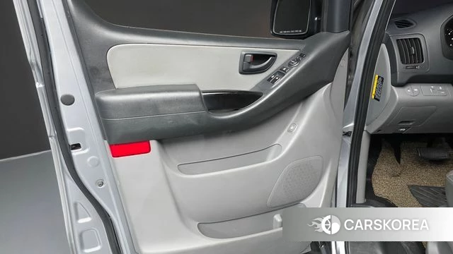 Hyundai The New Grand Starex id 4345767 из Кореи 16