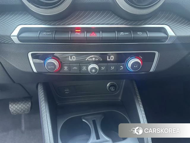 Audi Q2L id 4313289 из Китая 16