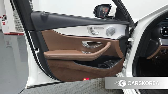 Mercedes-Benz E-Class W213 id 4647001 из Кореи 16