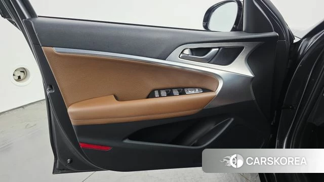 Genesis G70 id 4459533 из Кореи 16
