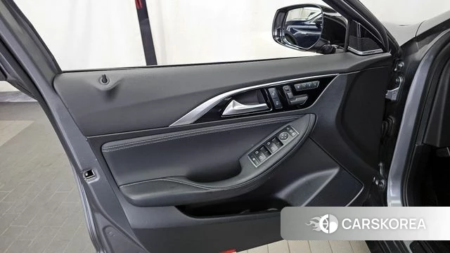 Infiniti Q30 id 4310778 из Кореи 16