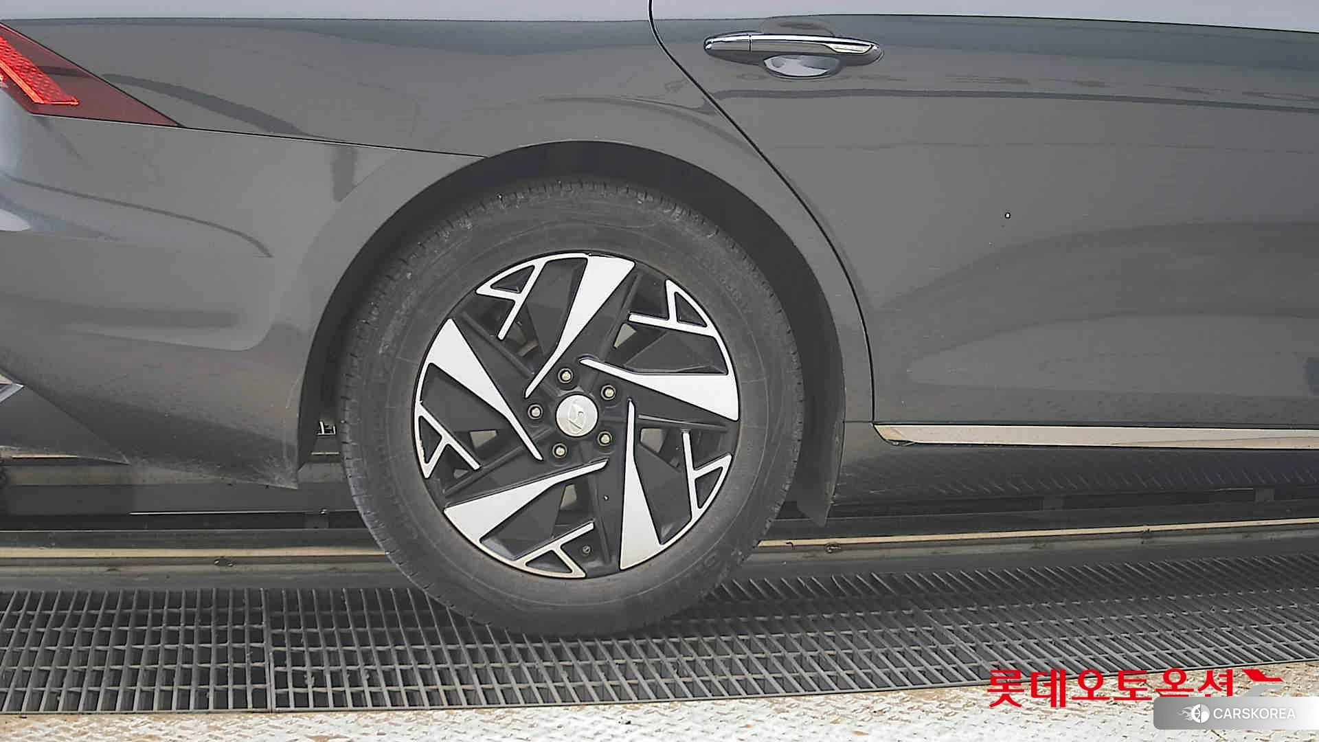 Hyundai Grandeur Hybrid id 4902565 из Кореи 16
