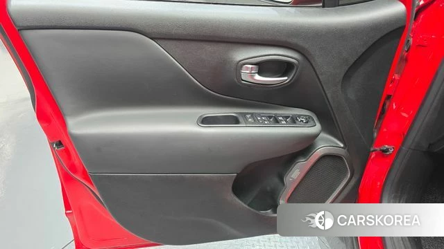 Jeep Renegade id 4657970 из Кореи 16