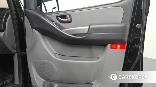 Hyundai The New Grand Starex id 4536624 из Кореи 16