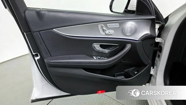 Mercedes-Benz E-Class W213 id 4225308 из Кореи 16