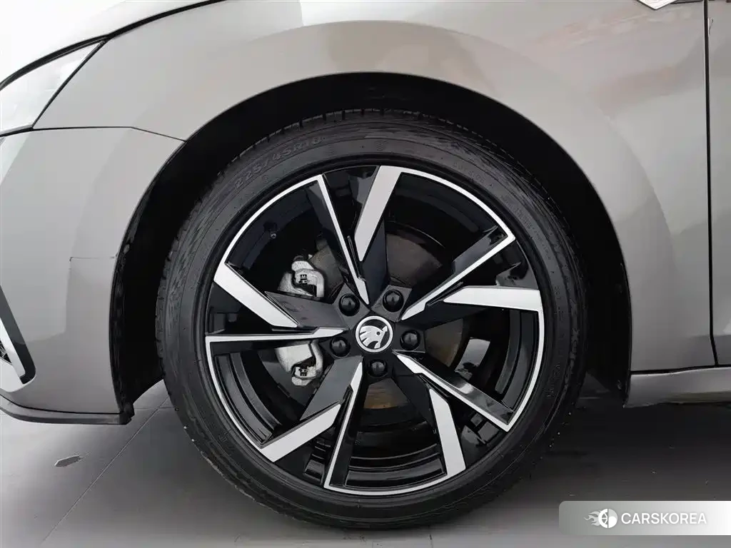 Skoda Octavia id 4546499 из Китая 16