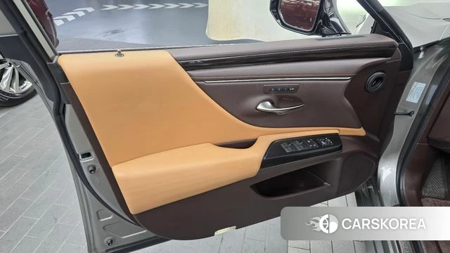 Lexus ES300h 7th generation id 4683590 из Кореи 16