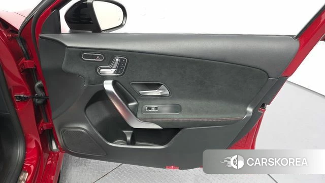 Mercedes-Benz A-Class W177 id 4650804 из Кореи 16