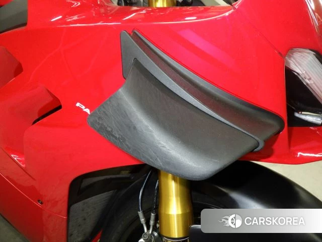 Ducati PANIGALE V4 S id 4191853 из Японии 16