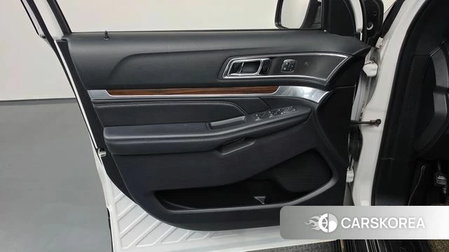 Ford Explorer id 4672622 из Кореи 16