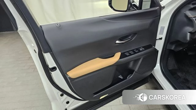 Lexus UX250h id 4645556 из Кореи 16