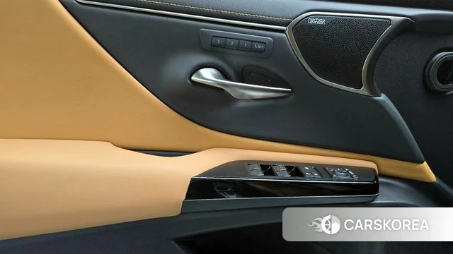 Lexus ES300h 7th generation id 4354511 из Кореи 16