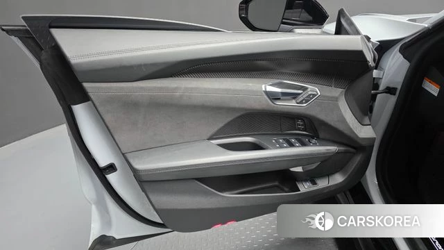 Audi e-Tron GT id 4344063 из Кореи 16