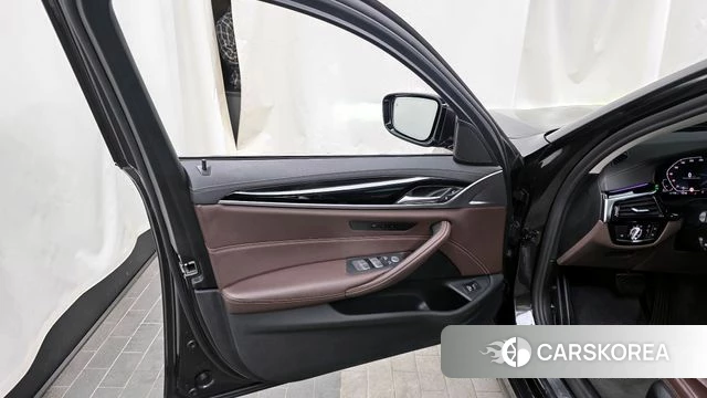 BMW 5 Series (G30) id 4250215 из Кореи 16
