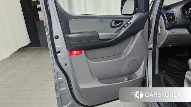Hyundai The New Grand Starex id 4936746 из Кореи 16