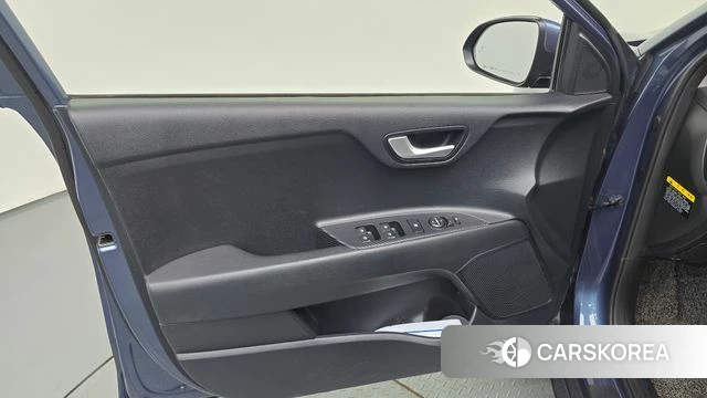 Kia Stonic id 4943934 из Кореи 16