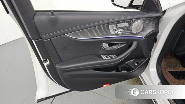 Mercedes-Benz E-Class W213 id 4523864 из Кореи 16
