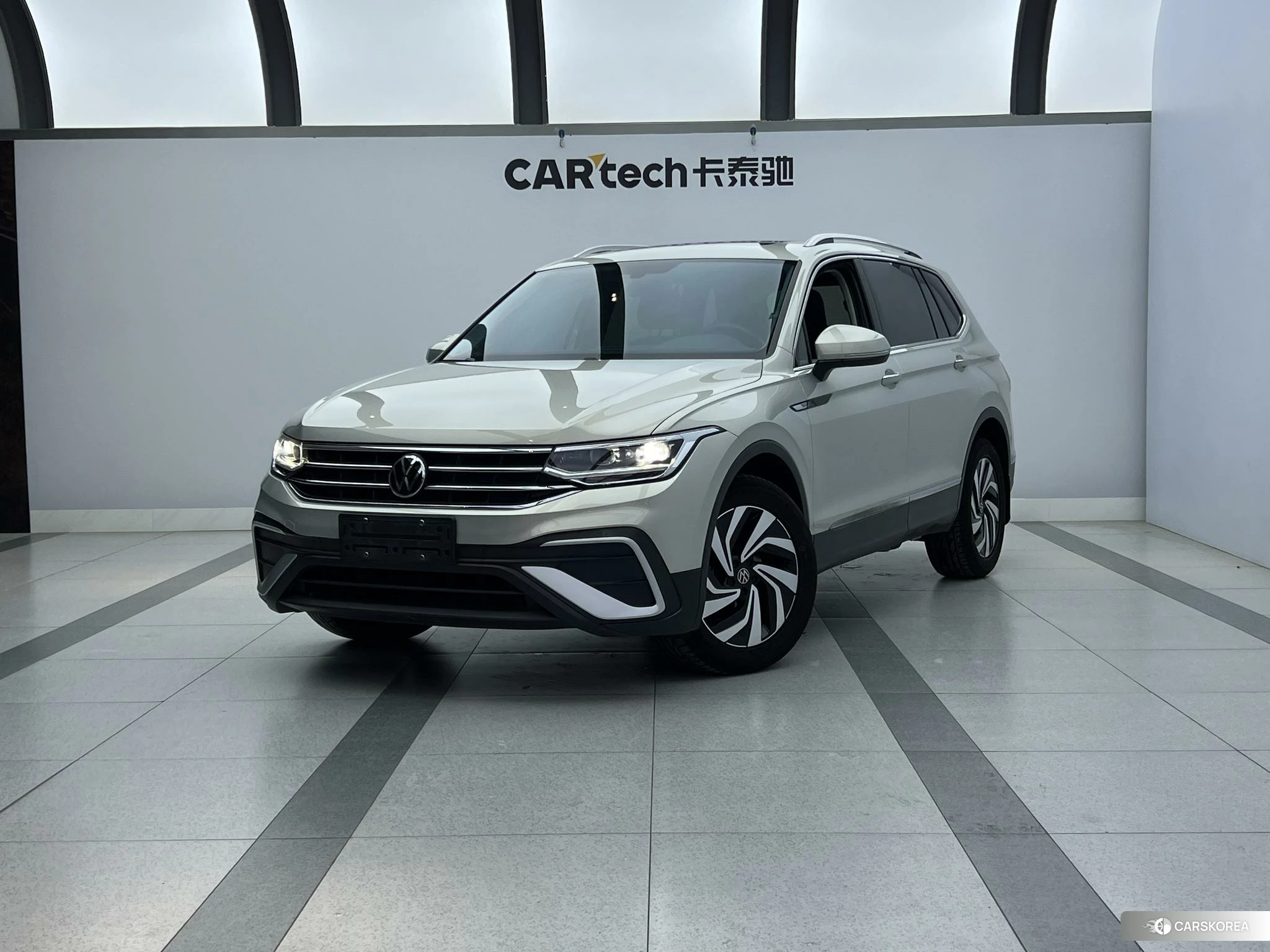 Volkswagen Tiguan L id 4406051 из Китая 16