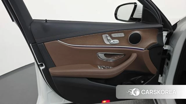 Mercedes-Benz E-Class W213 id 4750396 из Кореи 16