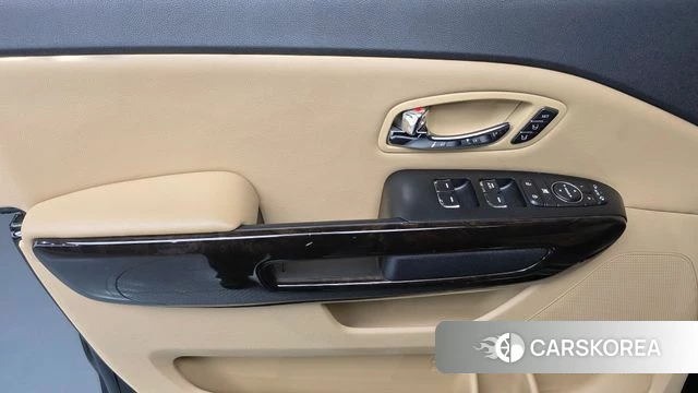 Kia The New Carnival id 4459316 из Кореи 16