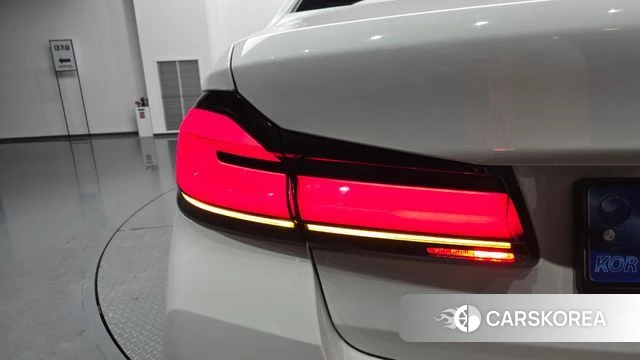 BMW 5 Series (G30) id 4603812 из Кореи 16