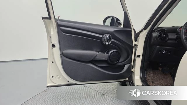 Mini Cooper D id 4751106 из Кореи 16