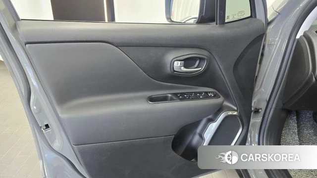 Jeep Renegade id 4675779 из Кореи 16