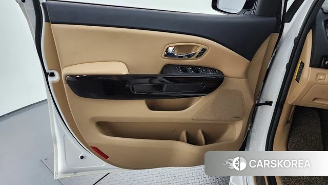 Kia The New Carnival id 4390546 из Кореи 16