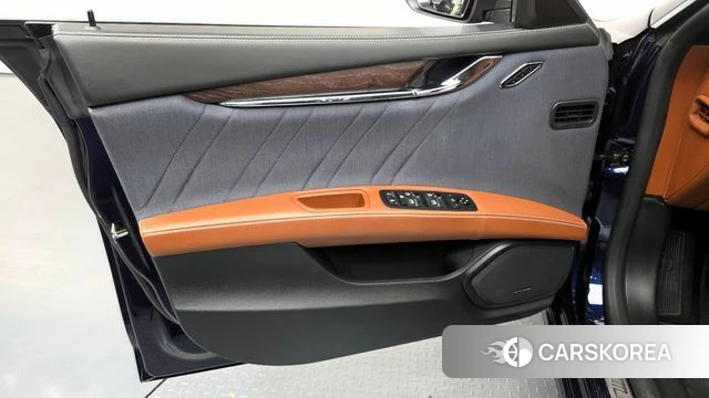 Maserati Quattroporte id 4224770 из Кореи 16