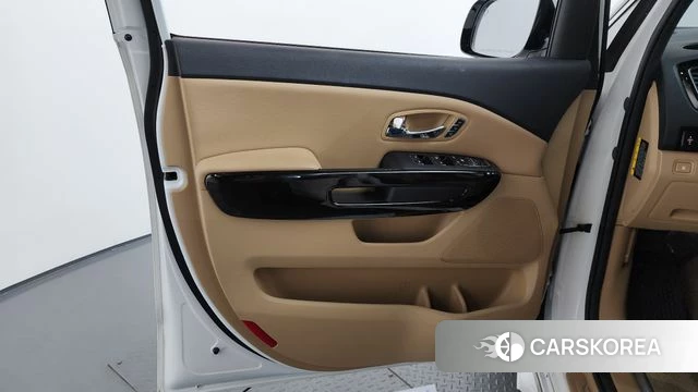 Kia The New Carnival id 4345466 из Кореи 16