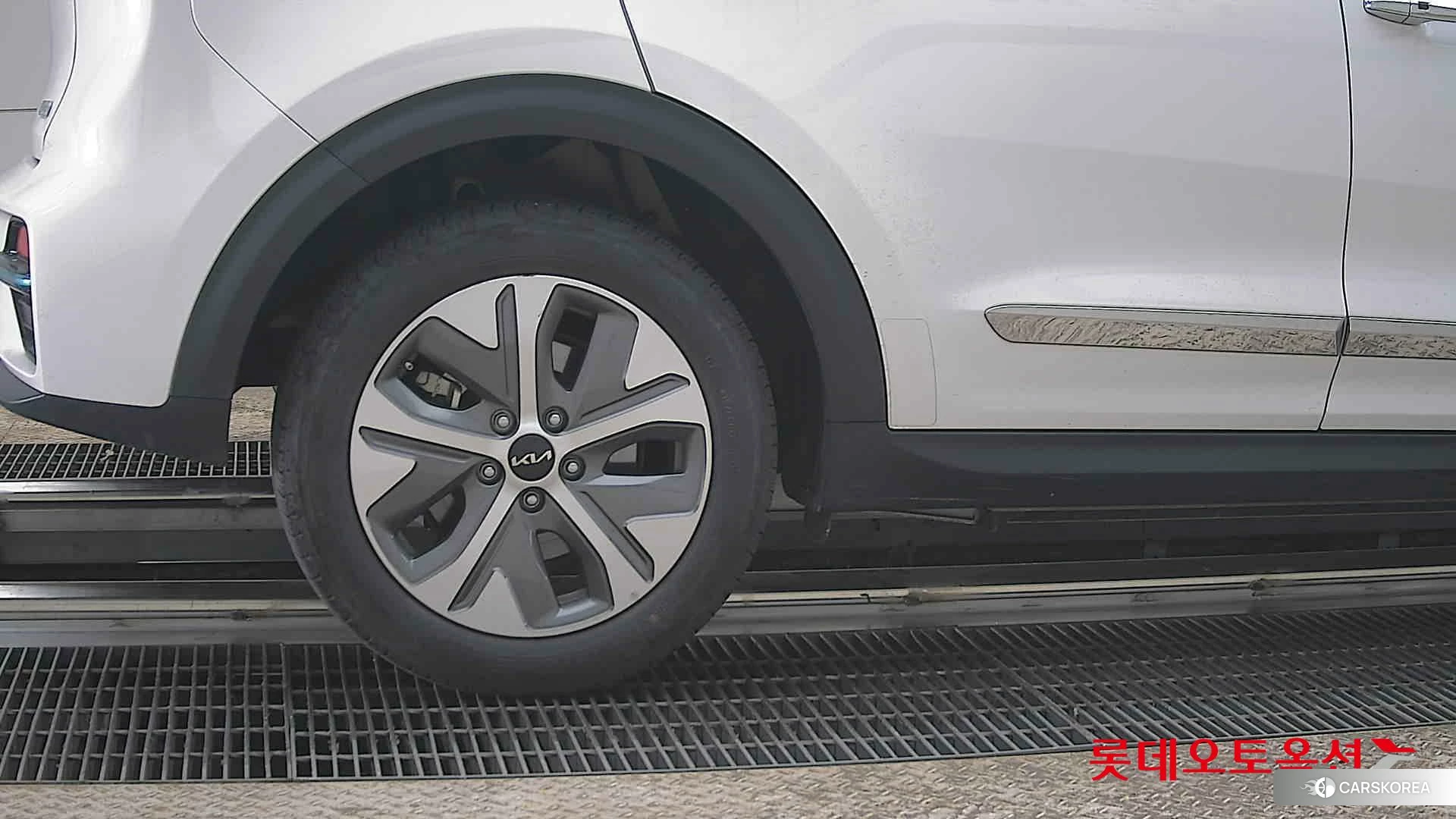 Kia Niro EV id 3888432 из Кореи 16