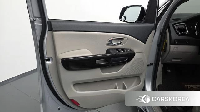 Kia The New Carnival id 4900687 из Кореи 16