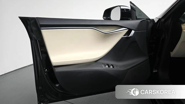 Tesla Model S id 4568139 из Кореи 16