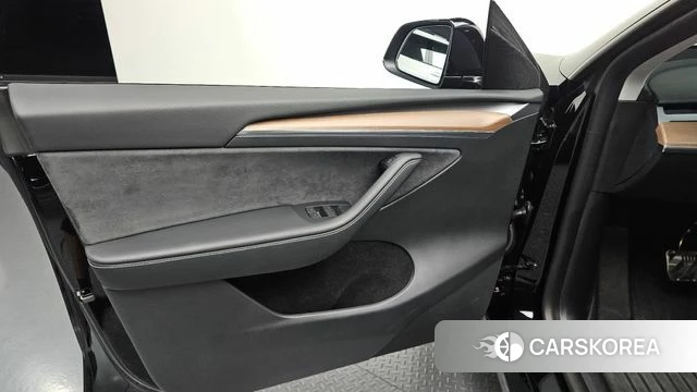 Tesla Model Y id 4645058 из Кореи 16