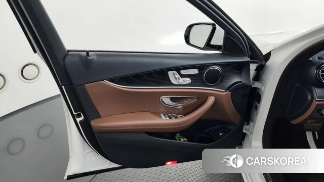 Mercedes-Benz E-Class W213 id 4401039 из Кореи 16