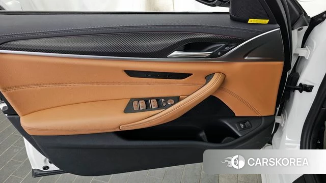 BMW 5 Series (G30) id 4284165 из Кореи 16