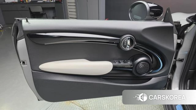 Mini Cooper S Convertible id 4635795 из Кореи 16