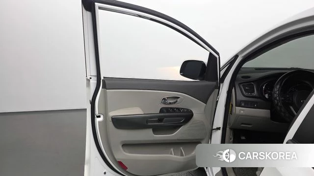 Kia All New Carnival id 4378226 из Кореи 16