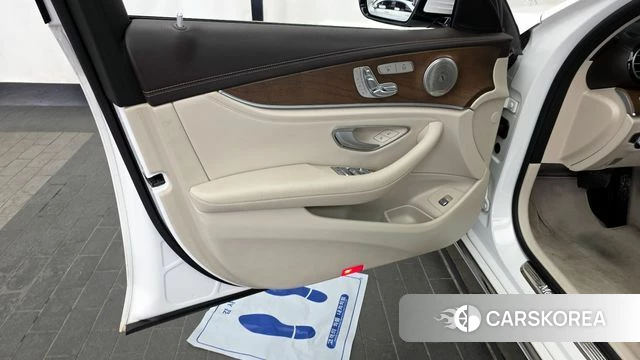 Mercedes-Benz E-Class W213 id 4310662 из Кореи 16