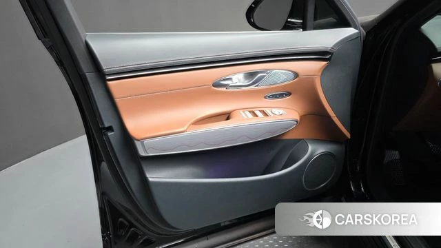 Genesis GV70 id 4186403 из Кореи 16