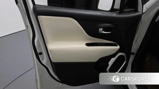 Jeep Renegade id 4361696 из Кореи 16